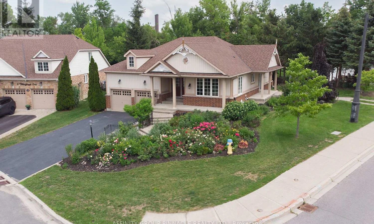 2 Fallingbrook Crescent