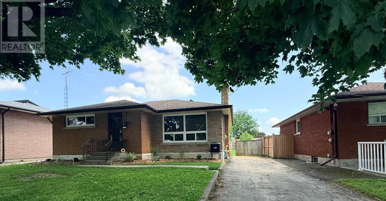 6780 Hagar Avenue, Niagara Falls, ON, L2G 5M4