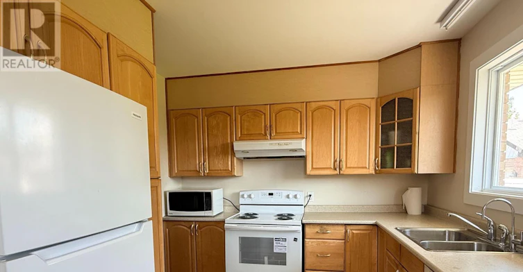 6780 Hagar Avenue, Niagara Falls, ON, L2G 5M4 - 6