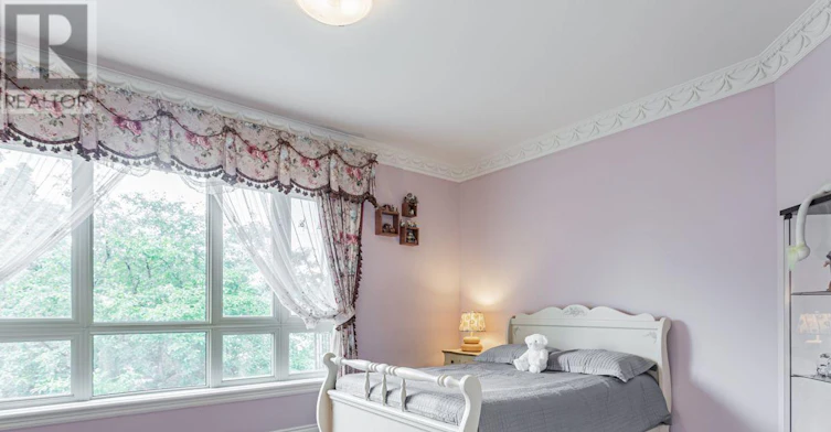 15 Royal Oak Drive, Toronto, ON, M3C 2M3 - 15