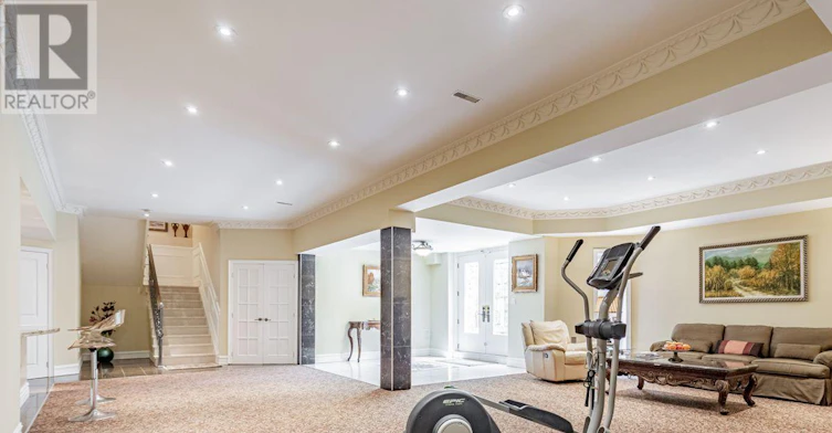 15 Royal Oak Drive, Toronto, ON, M3C 2M3 - 22