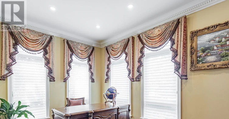 15 Royal Oak Drive, Toronto, ON, M3C 2M3 - 7