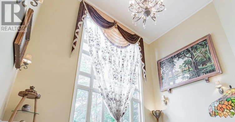 15 Royal Oak Drive, Toronto, ON, M3C 2M3 - 4