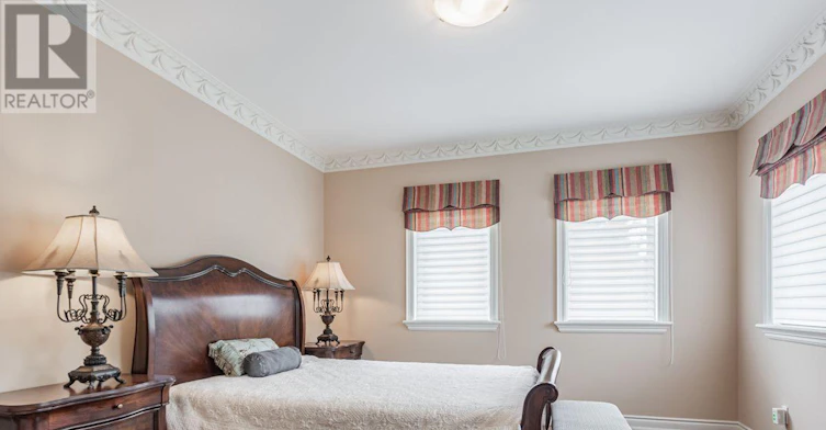 15 Royal Oak Drive, Toronto, ON, M3C 2M3 - 14