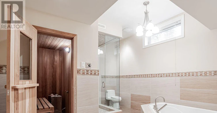 15 Royal Oak Drive, Toronto, ON, M3C 2M3 - 23