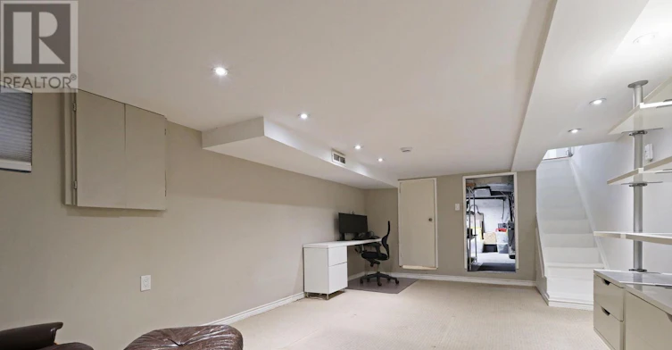 21 Curzon Street, Toronto, ON, M4M 3B3 - 22