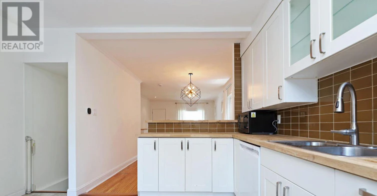 21 Curzon Street, Toronto, ON, M4M 3B3 - 11