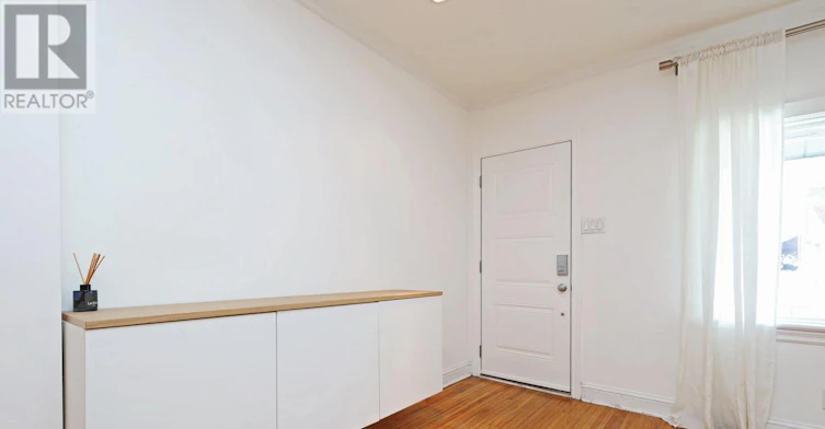 21 Curzon Street, Toronto, ON, M4M 3B3 - 4