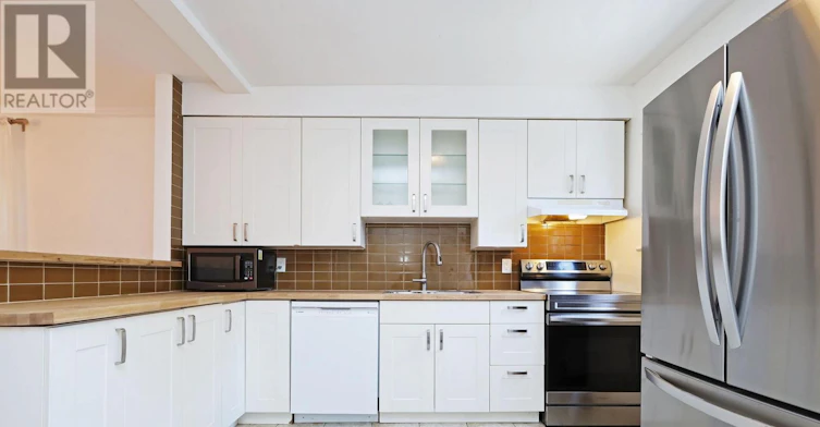 21 Curzon Street, Toronto, ON, M4M 3B3 - 10