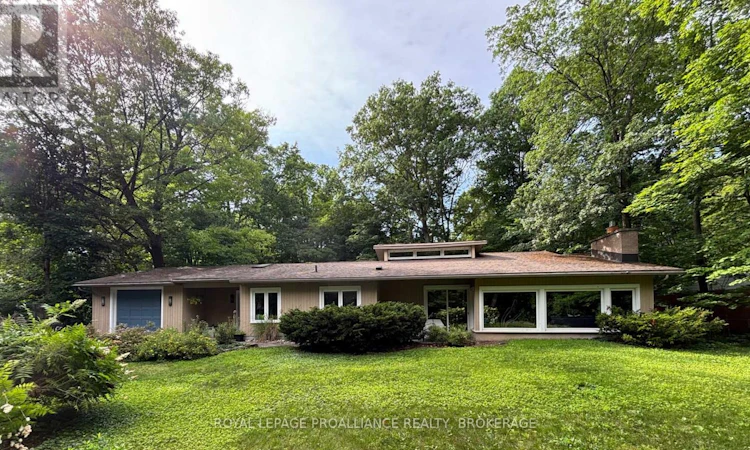 27 Riverside Drive