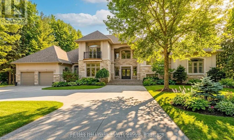 5800 Queenscourt Crescent