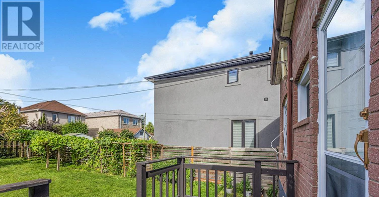 98 Westbourne Avenue, Toronto, ON, M1L 2Y5 - 9