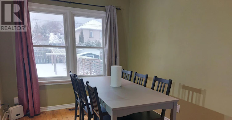 98 Westbourne Avenue, Toronto, ON, M1L 2Y5 - 4