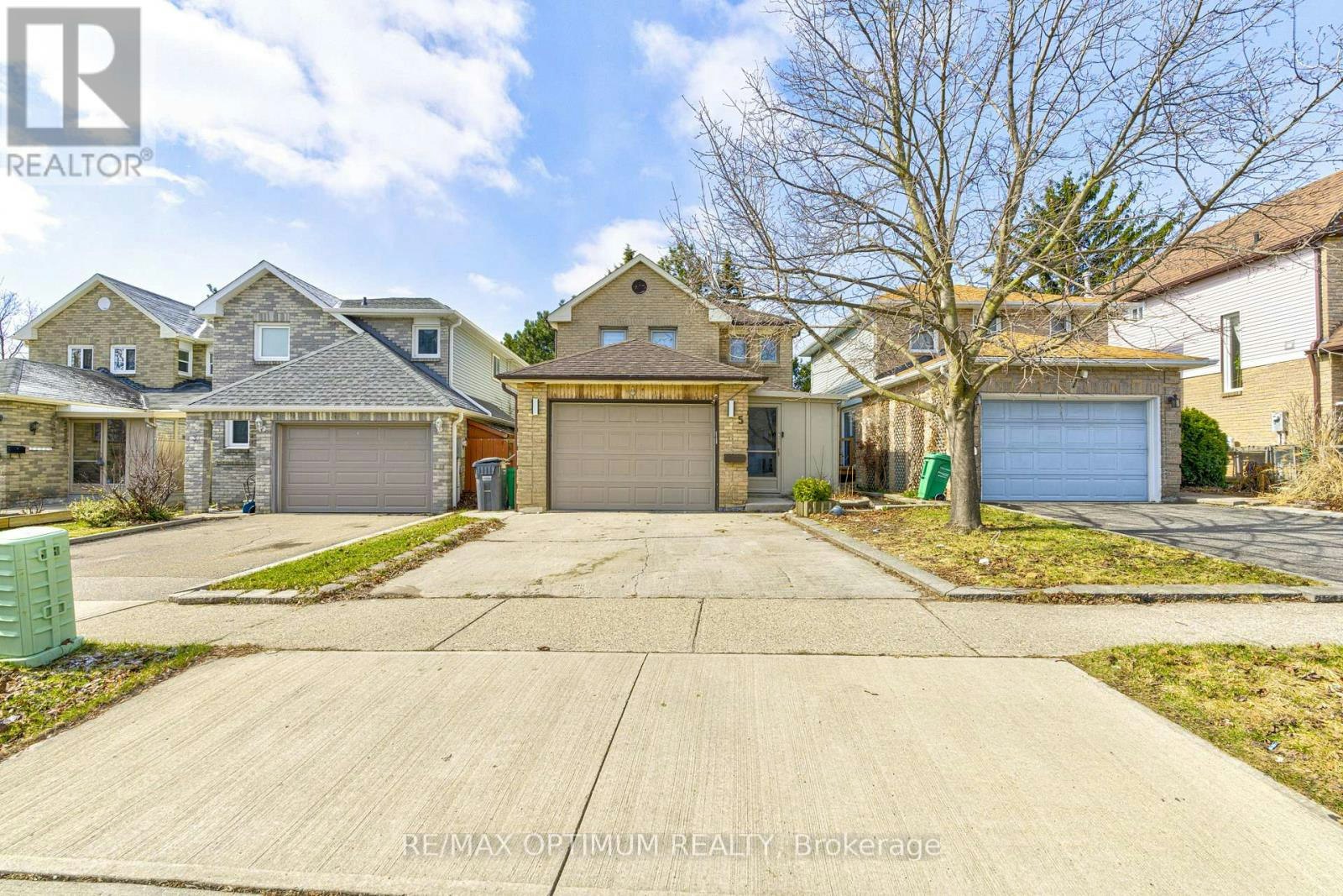 5 Roehampton Crescent, Brampton, ON, L6Y 2R3