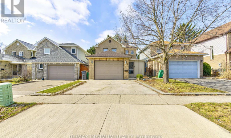 5 Roehampton Crescent