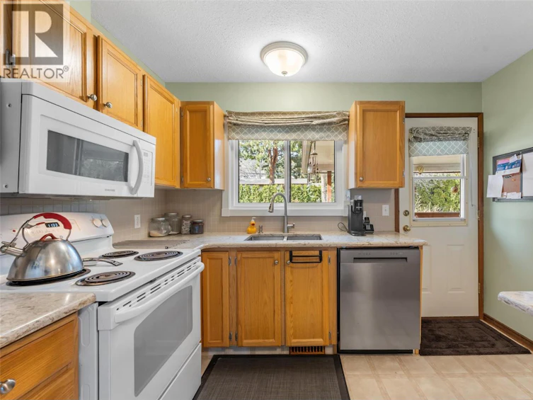 3430 Liard Court, West Kelowna, BC, V4T 1B6 - 14