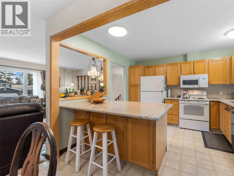 3430 Liard Court, West Kelowna, BC, V4T 1B6 - 11