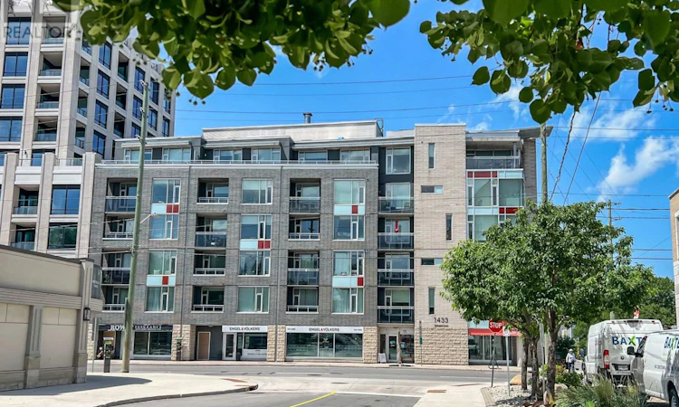 302-1433 Wellington Street W