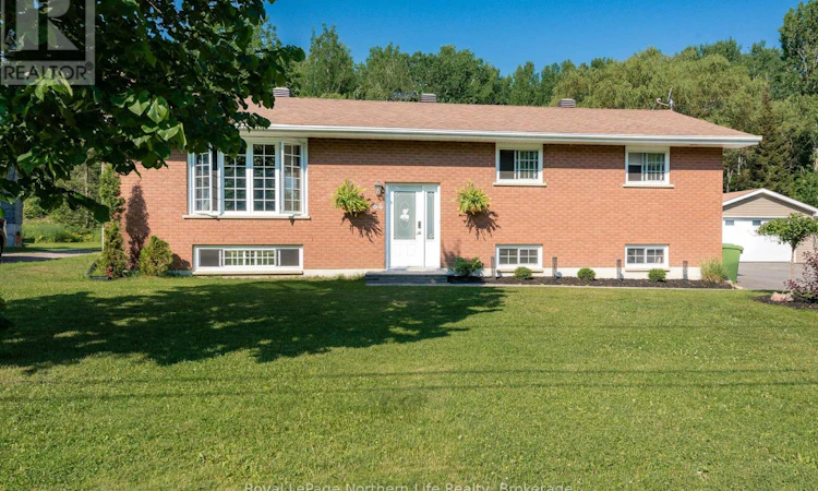 64 Eglington Road S
