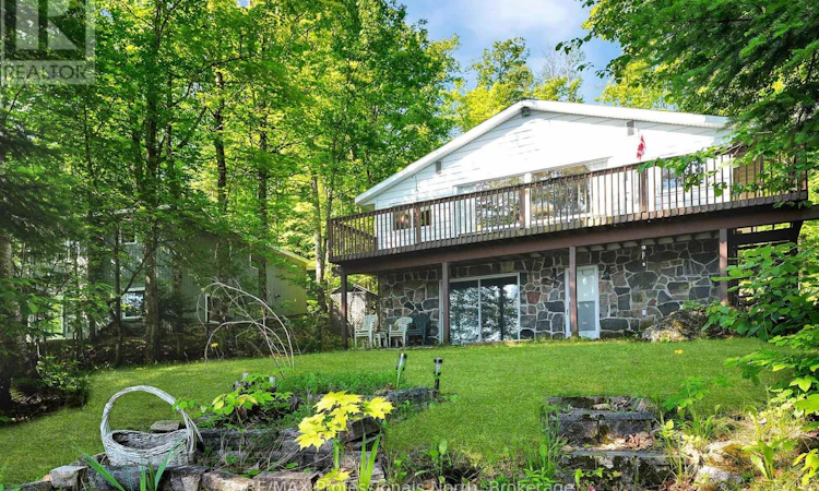 1005 Mohican Trail