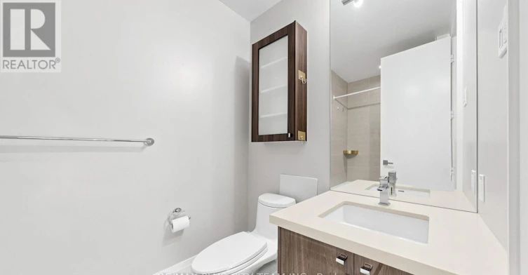 TH122-29 Queens Quay E, Toronto, ON, M5E 0A5 - 17