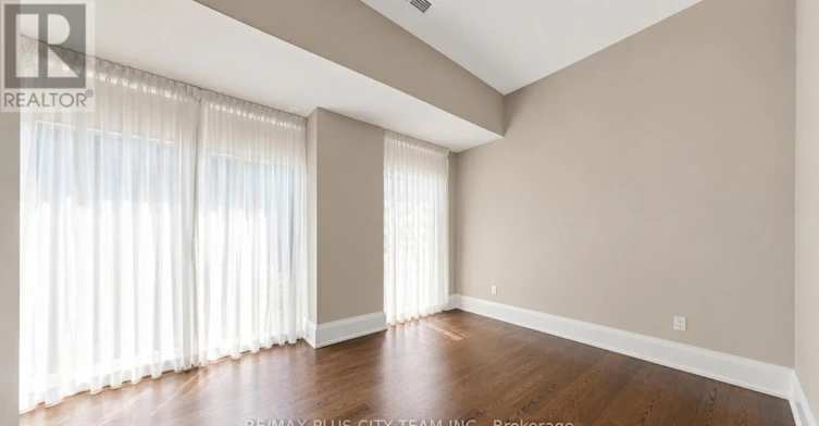 TH122-29 Queens Quay E, Toronto, ON, M5E 0A5 - 19