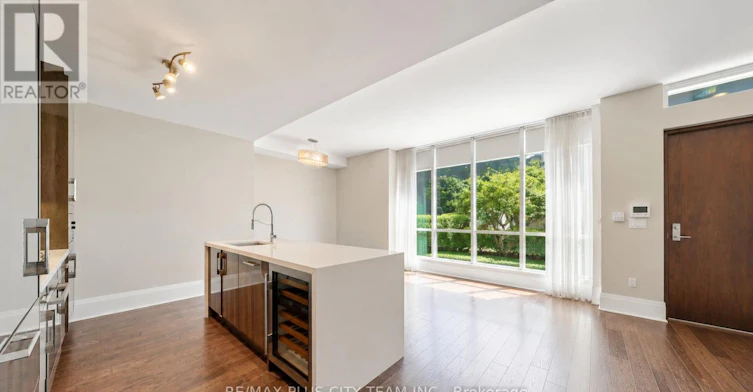 TH122-29 Queens Quay E, Toronto, ON, M5E 0A5 - 7