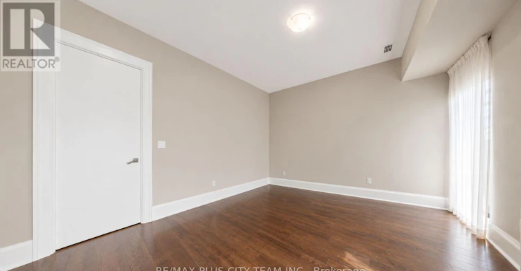 TH122-29 Queens Quay E, Toronto, ON, M5E 0A5 - 16