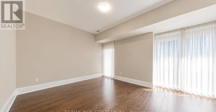 TH122-29 Queens Quay E, Toronto, ON, M5E 0A5 - 14