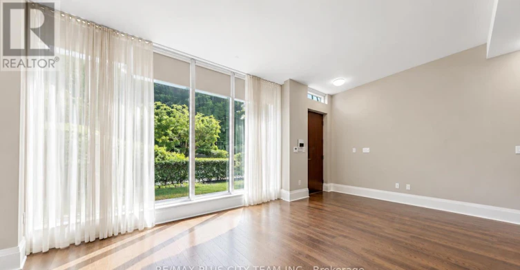 TH122-29 Queens Quay E, Toronto, ON, M5E 0A5 - 4