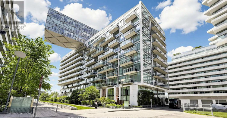 TH122-29 Queens Quay E, Toronto, ON, M5E 0A5