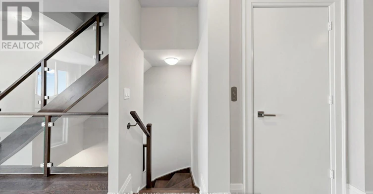TH122-29 Queens Quay E, Toronto, ON, M5E 0A5 - 27