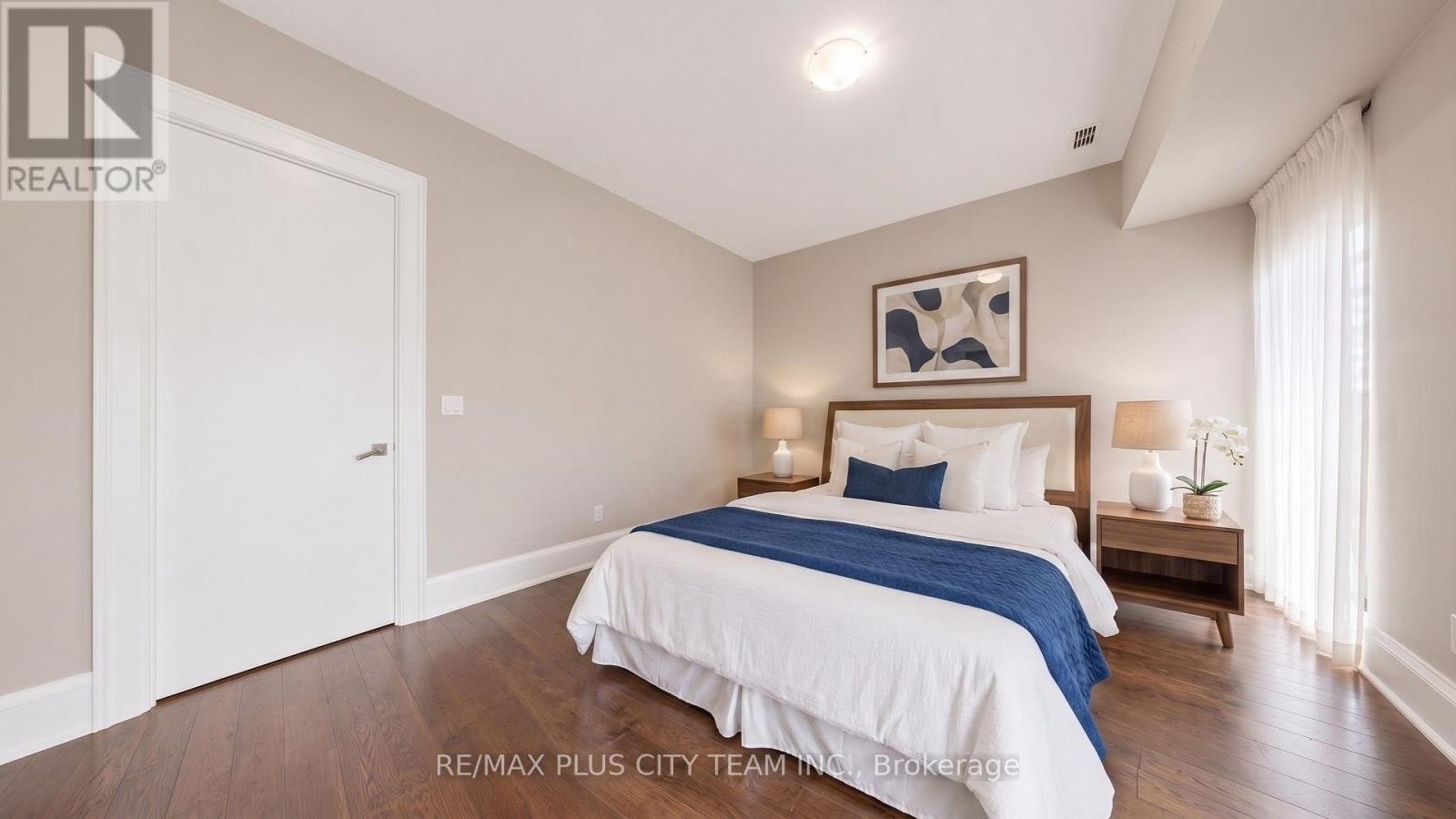 TH122-29 Queens Quay E, Toronto, ON, M5E 0A5 - 10