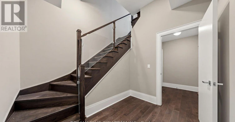 TH122-29 Queens Quay E, Toronto, ON, M5E 0A5 - 28