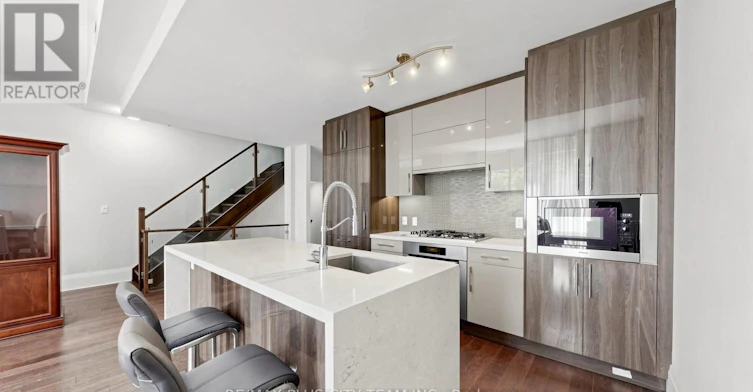 TH122-29 Queens Quay E, Toronto, ON, M5E 0A5 - 6