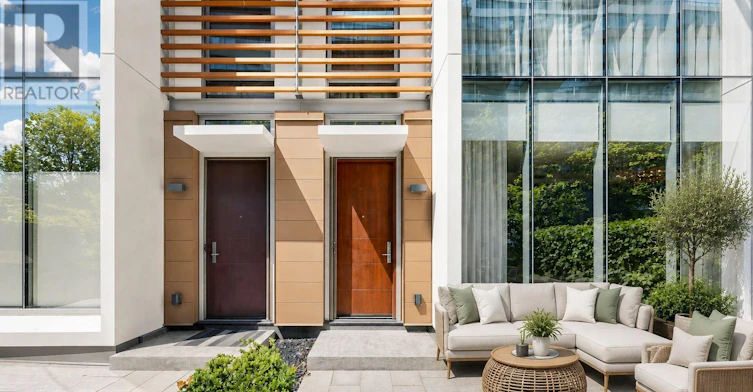 TH122-29 Queens Quay E, Toronto, ON, M5E 0A5