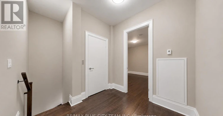 TH122-29 Queens Quay E, Toronto, ON, M5E 0A5 - 26