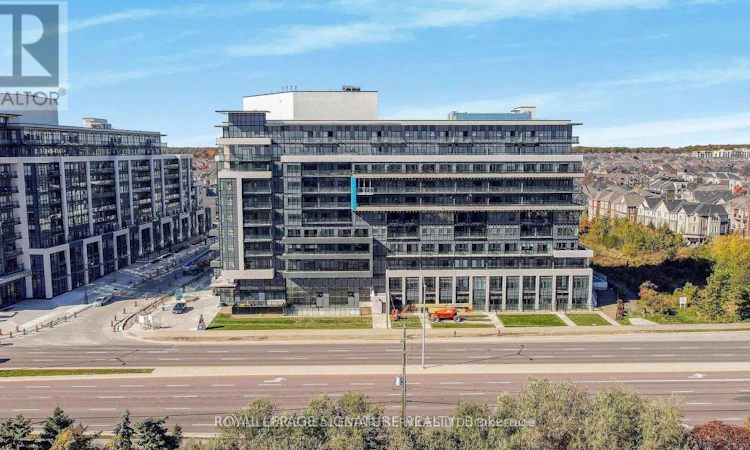 820-395 Dundas Street