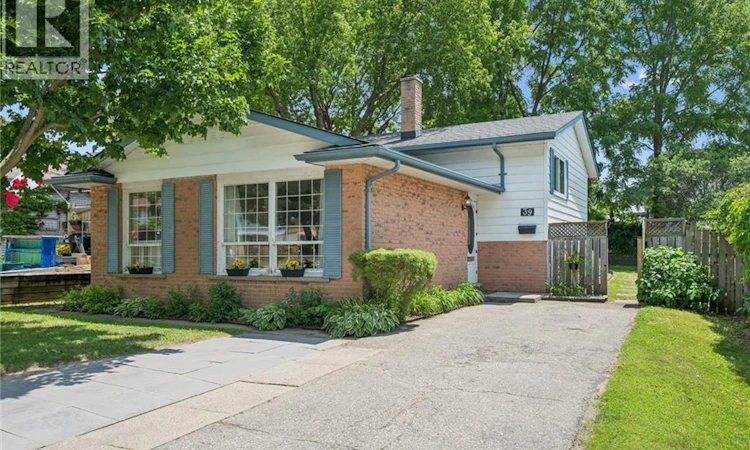39 Shea Crescent