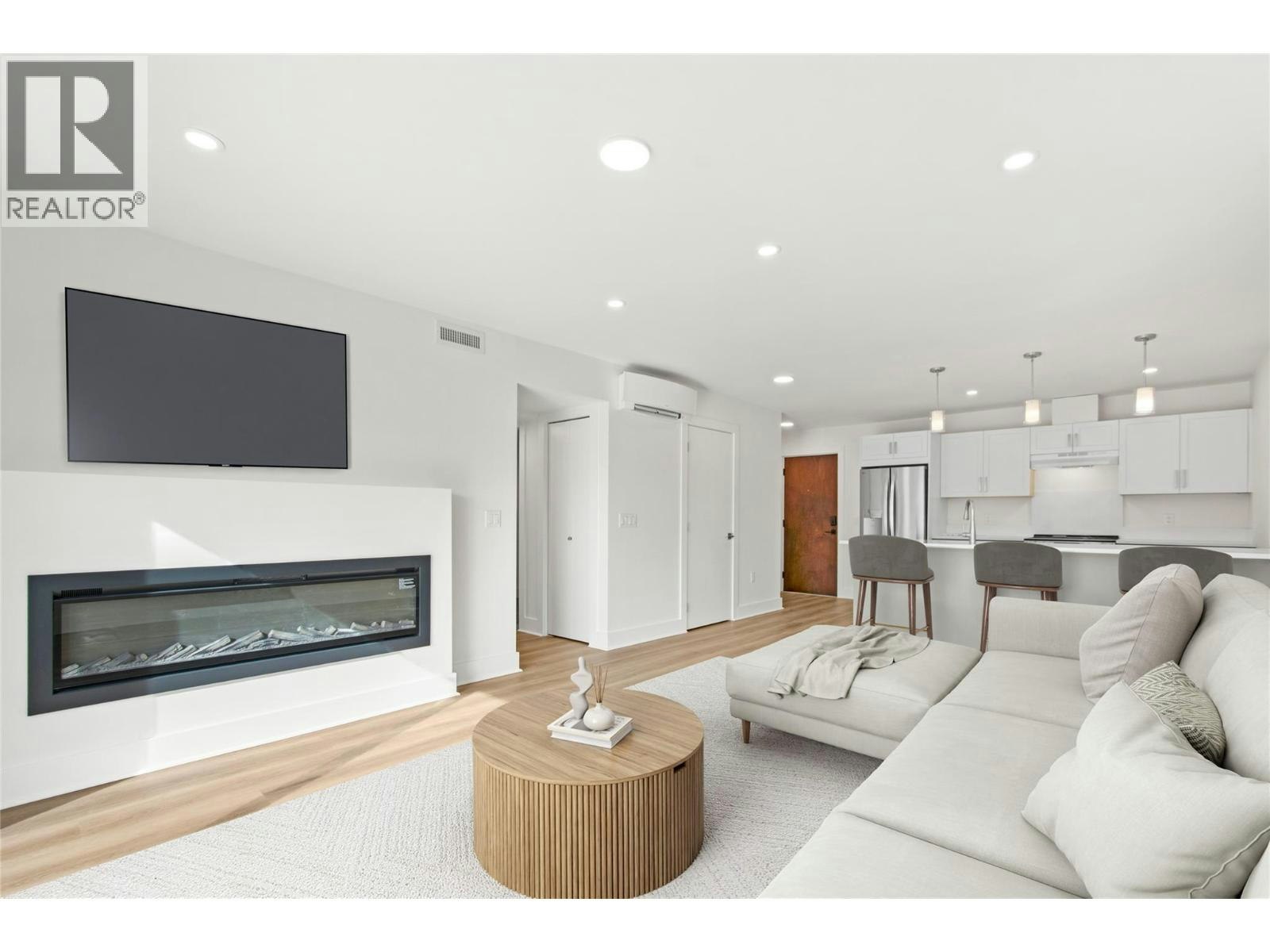 203-578 Lakeshore Drive, Penticton, BC, V2A 1B9 - 8