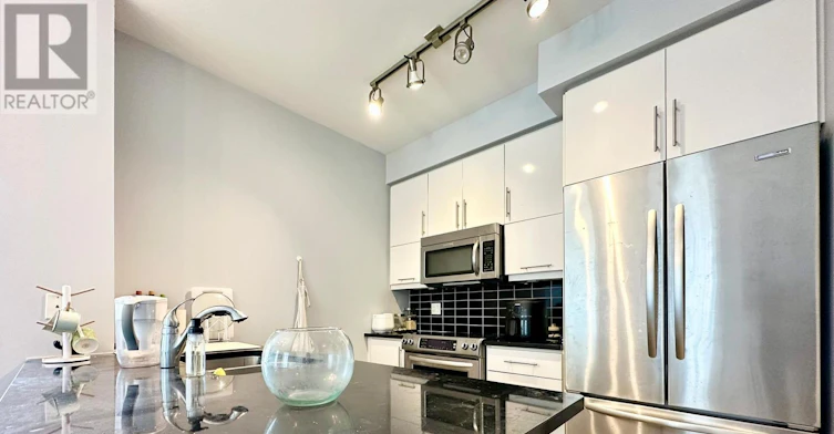 702-825 Church Street, Toronto, ON, M4W 3Z4 - 9