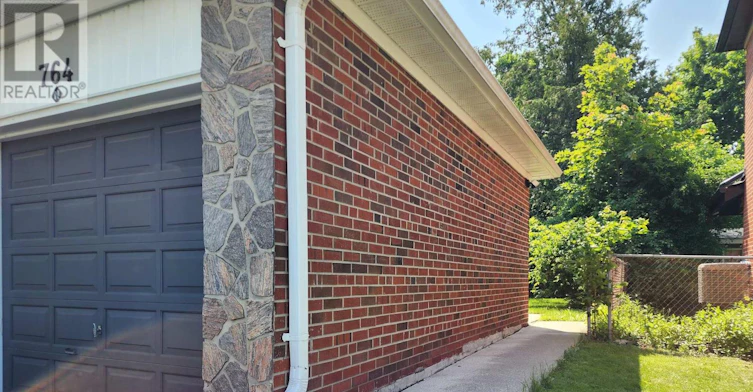 BSMT-764 Gorham Street, Newmarket, ON, L3Y 1L6 - 2