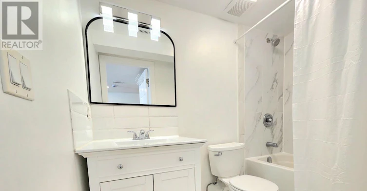 BSMT-764 Gorham Street, Newmarket, ON, L3Y 1L6 - 13