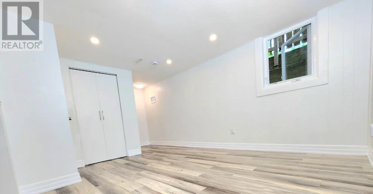 BSMT-764 Gorham Street, Newmarket, ON, L3Y 1L6 - 11