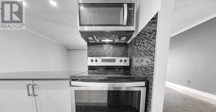8-4 Superior Avenue, Toronto, ON, M8V 2M4 - 8