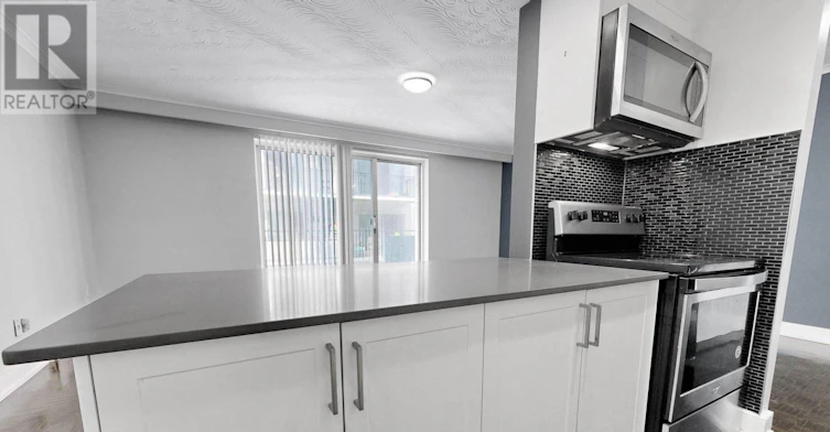 8-4 Superior Avenue, Toronto, ON, M8V 2M4 - 5