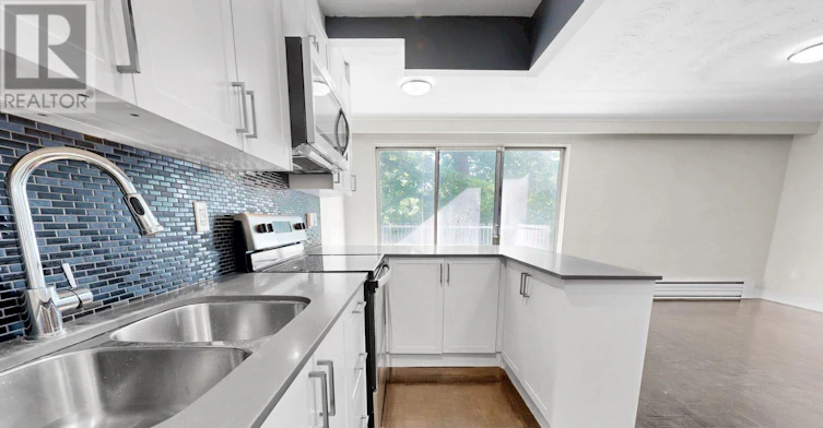 30-4 Superior Avenue, Toronto, ON, M8V 2M4 - 6
