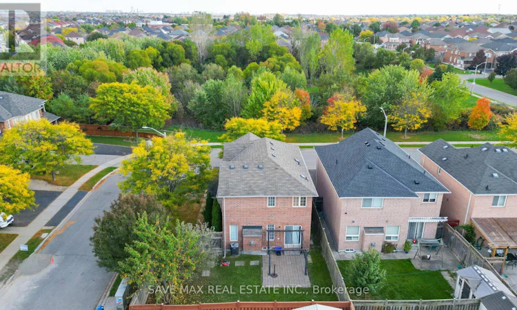 87 Luella Crescent