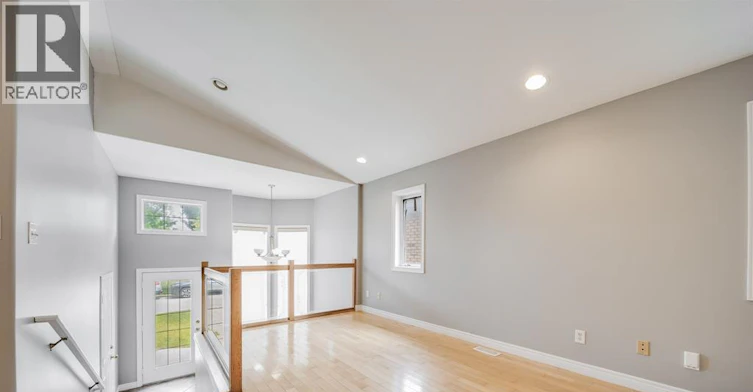 4231 Whiskey Avenue, Windsor, ON, N9G 3B2 - 2