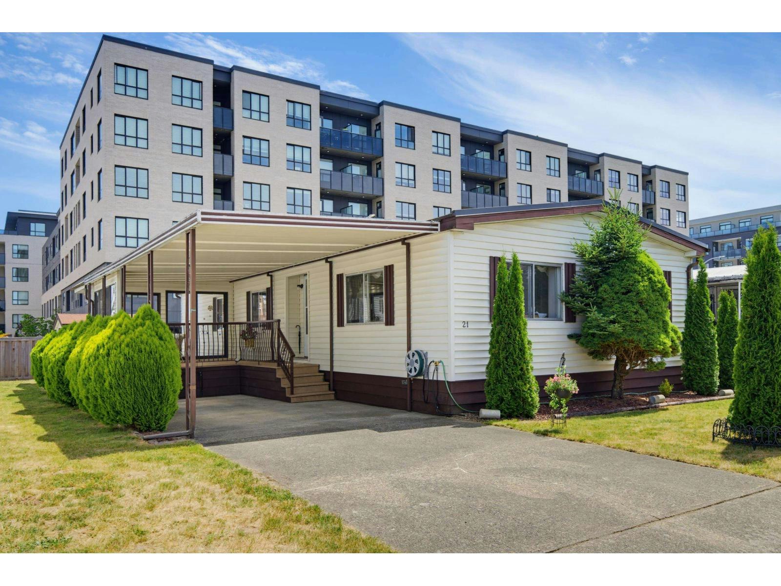 21-8670 156 Street, Surrey, BC, V3S 3S1